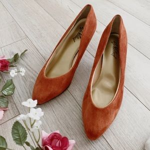 Vintage 80s leather pumps